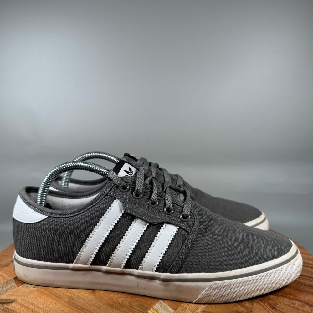 Adidas Seeley Men Size 8.5 Gray White Low Top Canvas Sneakers Shoes A08528